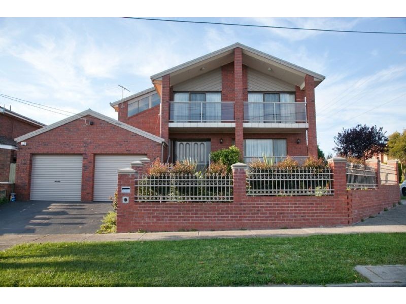 1 SHERWOOD CRESCENT, Dandenong North VIC 3175