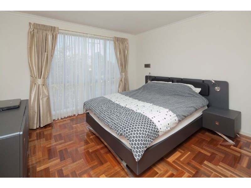 1 SHERWOOD CRESCENT, Dandenong North VIC 3175