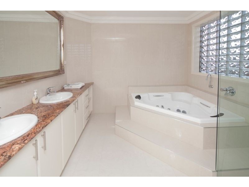 1 SHERWOOD CRESCENT, Dandenong North VIC 3175