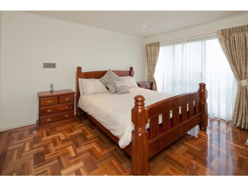 1 SHERWOOD CRESCENT, Dandenong North VIC 3175