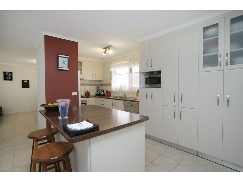 13 REDLEAP CRT, Endeavour Hills VIC 3802