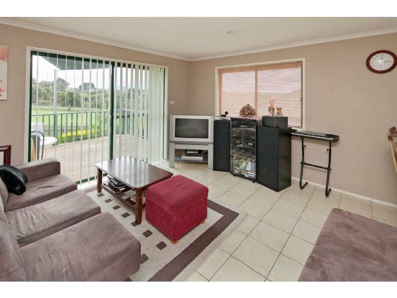 10 SIR HAROLD CL, Endeavour Hills VIC 3802