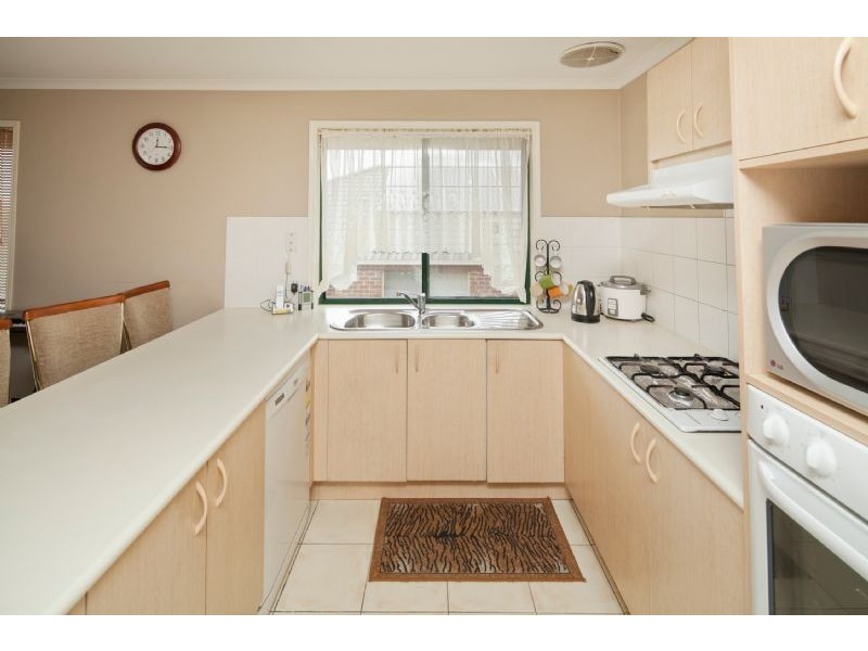 10 SIR HAROLD CL, Endeavour Hills VIC 3802