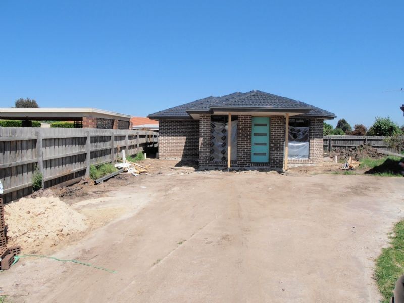 2/4 TORQUAY COURT, Endeavour Hills VIC 3802