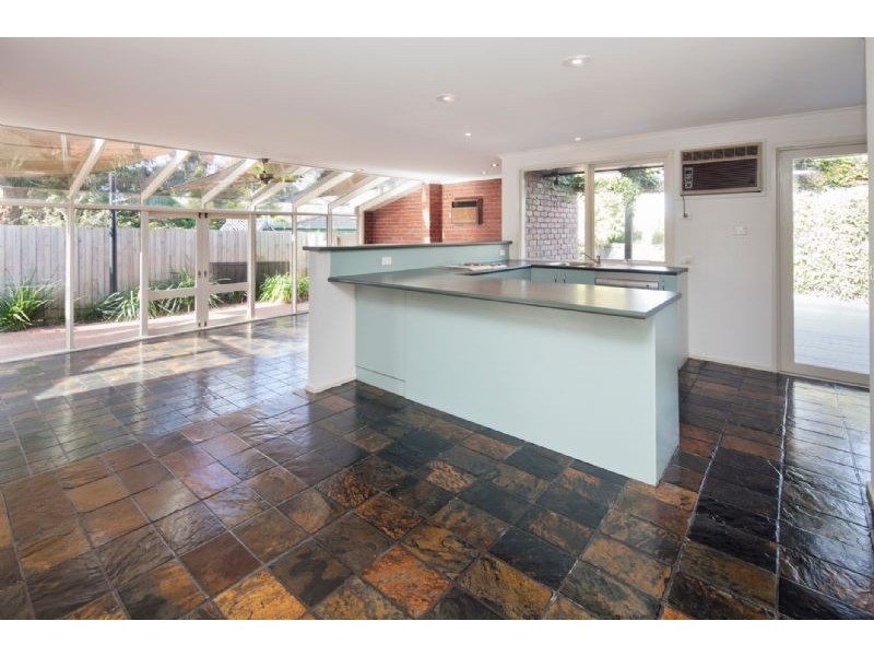 9 SEARLE COURT, Dandenong North VIC 3175