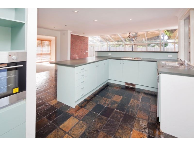 9 SEARLE COURT, Dandenong North VIC 3175