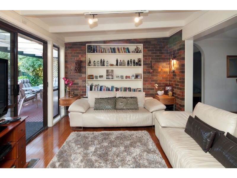 4 VALLEY COURT, Dandenong North VIC 3175