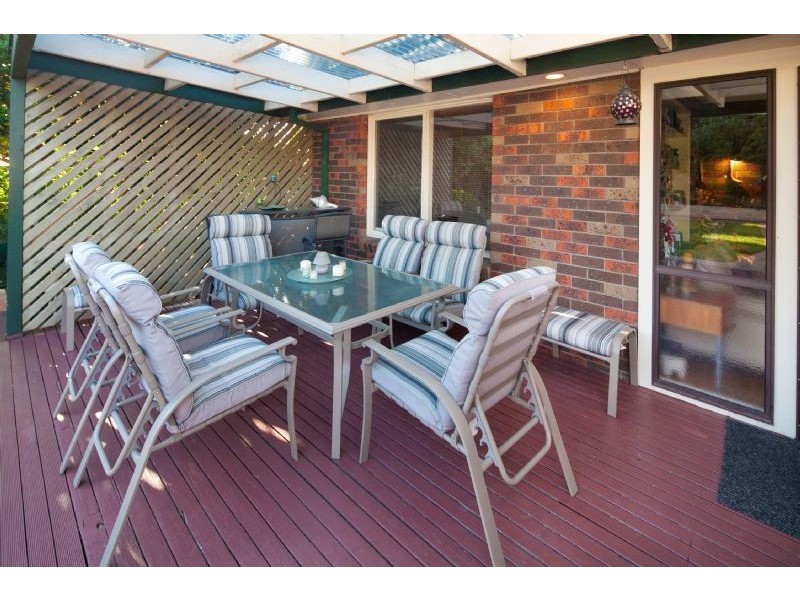 4 VALLEY COURT, Dandenong North VIC 3175