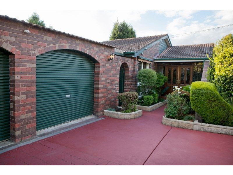 4 VALLEY COURT, Dandenong North VIC 3175
