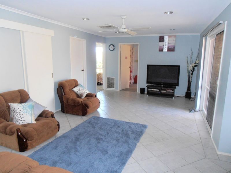 5 DALRY CLOSE, Endeavour Hills VIC 3802