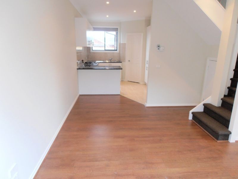 1/30 JONES RD, Dandenong VIC 3175