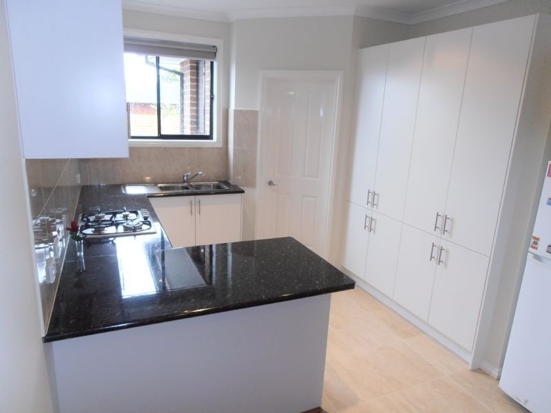 1/30 JONES RD, Dandenong VIC 3175
