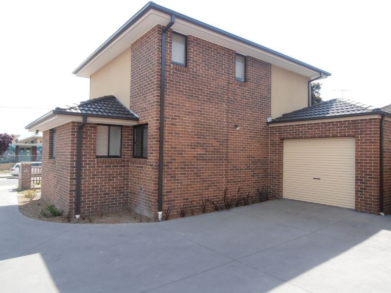 1/30 JONES RD, Dandenong VIC 3175