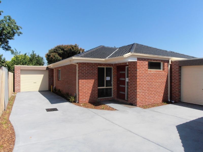 2/8 COOTAMUNDRA ST, Doveton VIC 3177