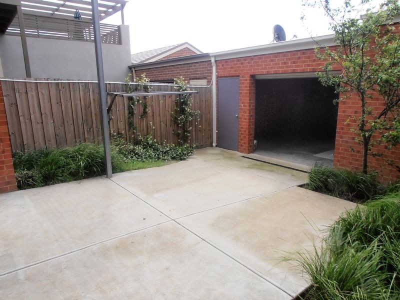 75 KENEALLY STREET, Dandenong VIC 3175