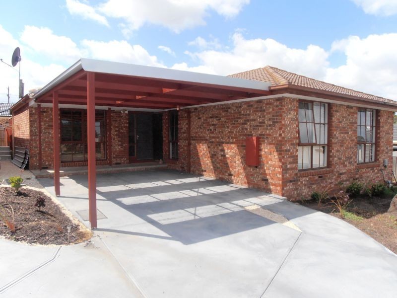 4 DEBBIE CLOSE, Doveton VIC 3177