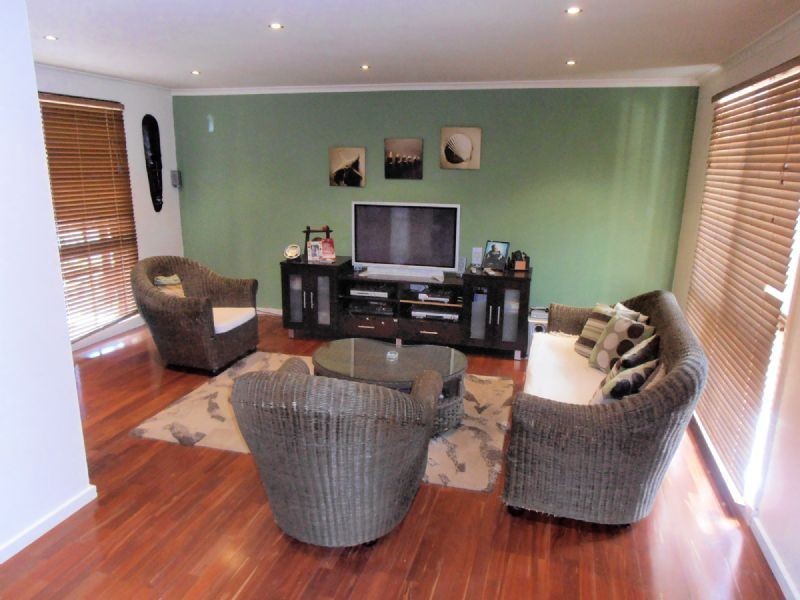 4 DEBBIE CLOSE, Doveton VIC 3177