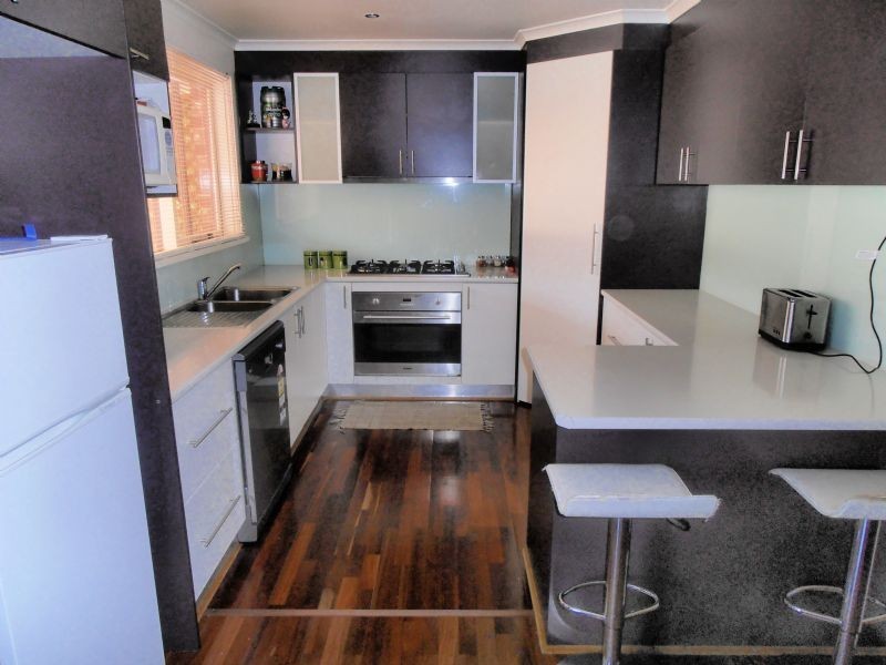 4 DEBBIE CLOSE, Doveton VIC 3177