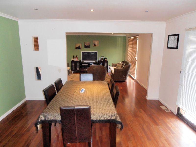 4 DEBBIE CLOSE, Doveton VIC 3177