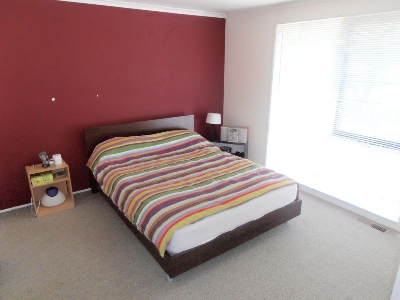 4 DEBBIE CLOSE, Doveton VIC 3177