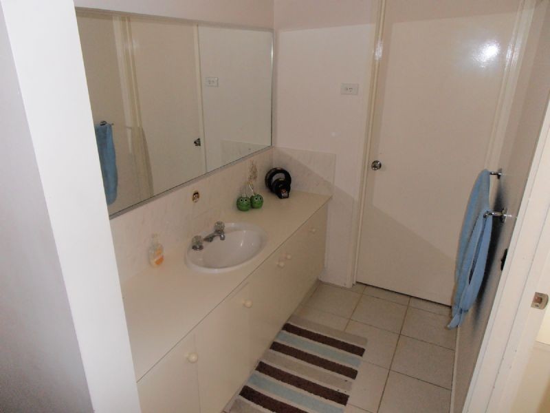 4 DEBBIE CLOSE, Doveton VIC 3177