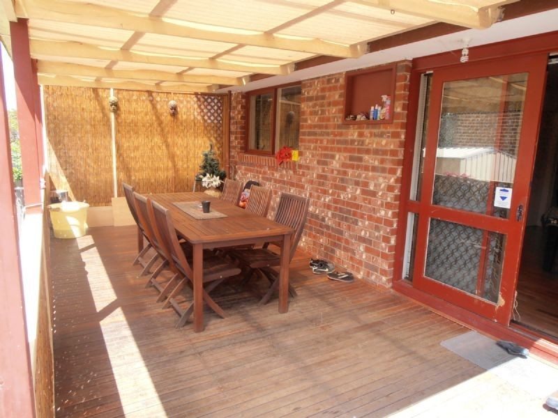 4 DEBBIE CLOSE, Doveton VIC 3177