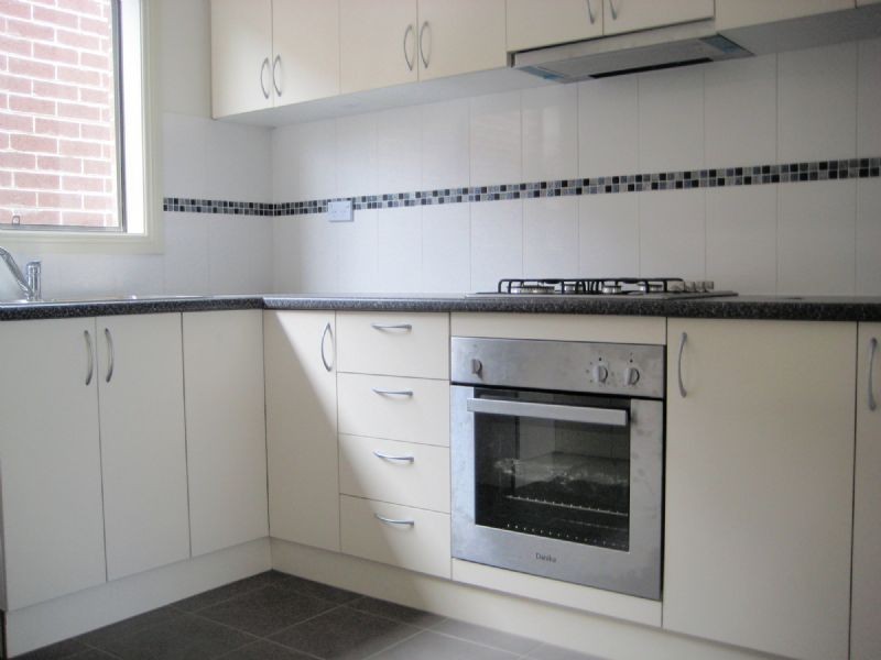 2/6 ABREHART ST, Eumemmerring VIC 3177