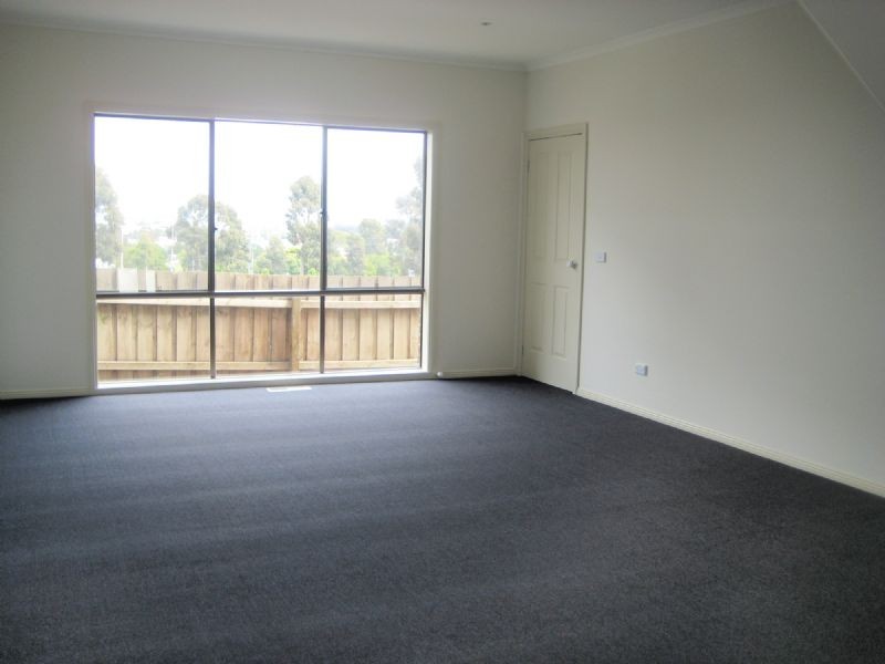 2/6 ABREHART ST, Eumemmerring VIC 3177