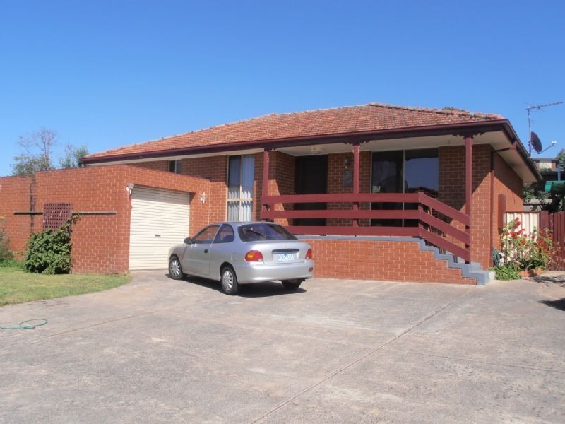 2/128 OUTLOOK DVE, Dandenong North VIC 3175