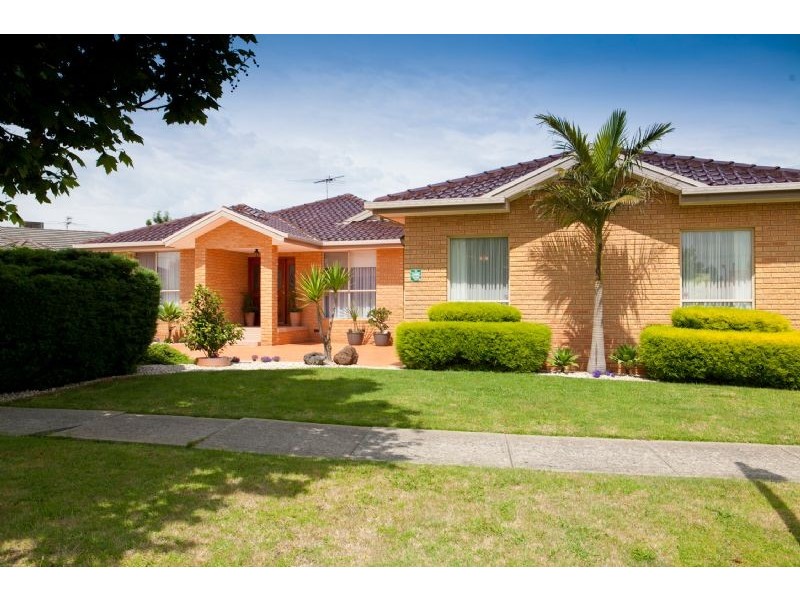 25 BARNSLEY DVE, Endeavour Hills VIC 3802