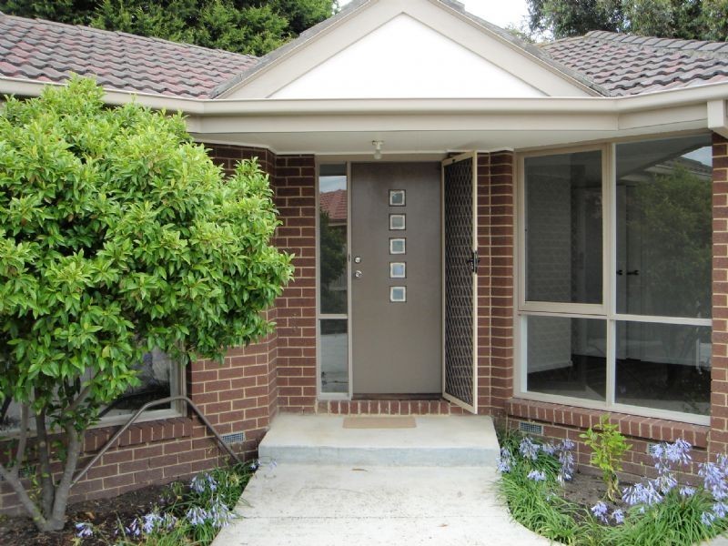 2/13 EILDON RD, Endeavour Hills VIC 3802