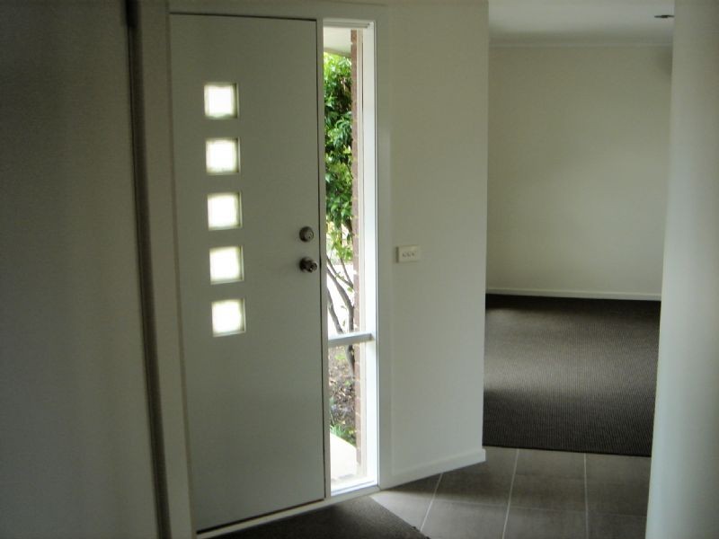 2/13 EILDON RD, Endeavour Hills VIC 3802