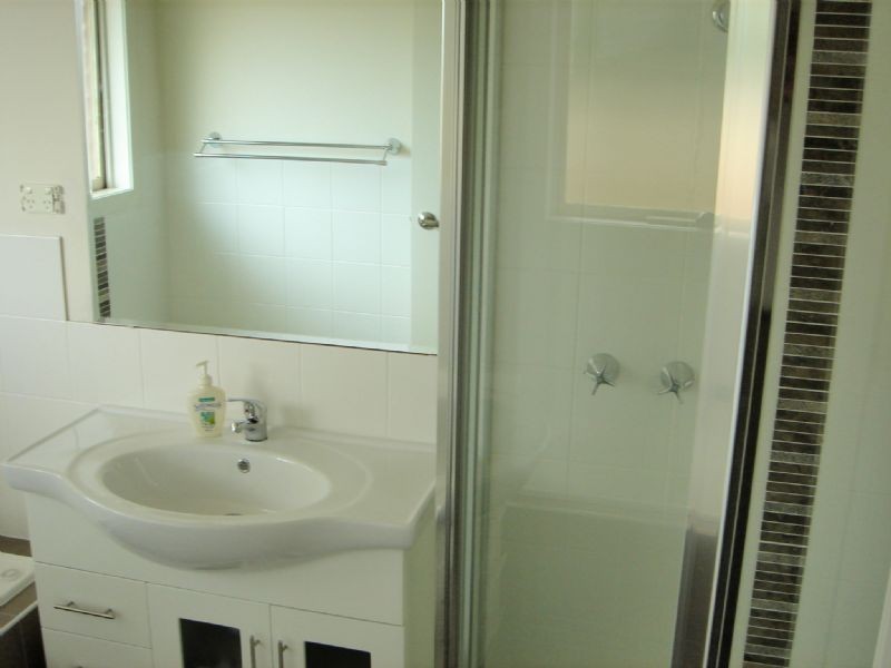 2/13 EILDON RD, Endeavour Hills VIC 3802