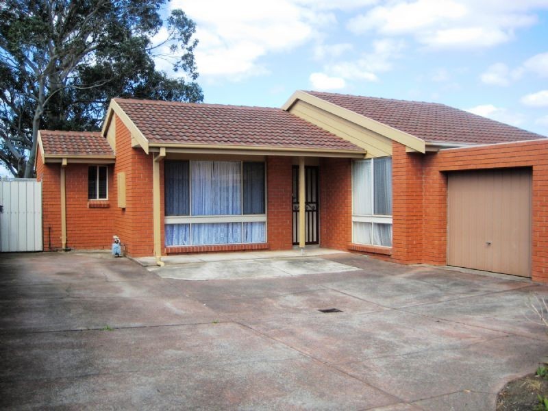 2/17 PARKVIEW CLOSE, Dandenong VIC 3175