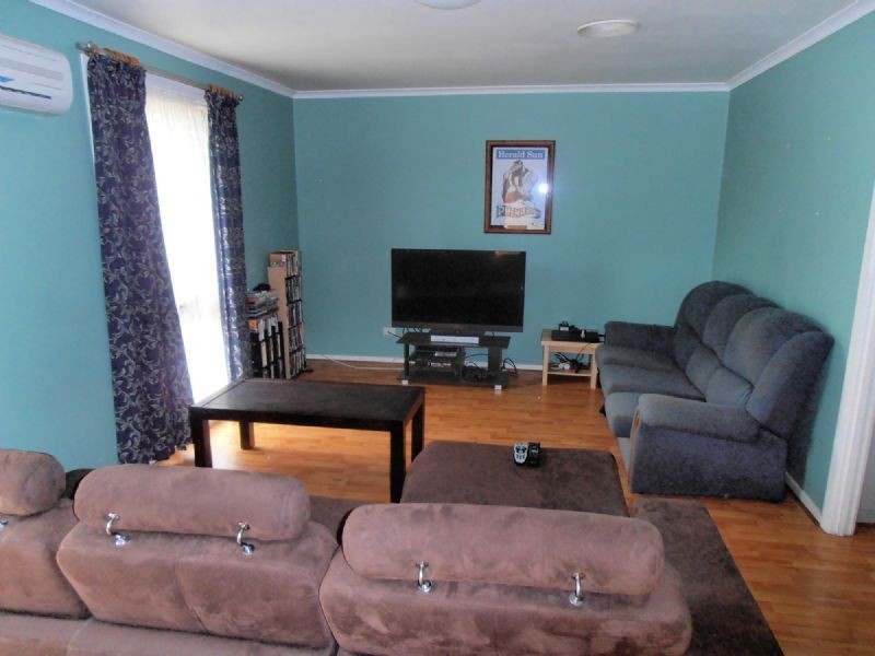 1 KENNINGTON PARK DVE, Endeavour Hills VIC 3802