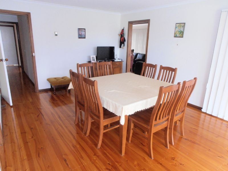 10 MUELLER CRT, Endeavour Hills VIC 3802