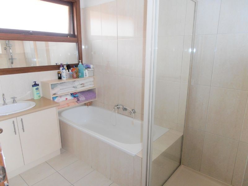 10 MUELLER CRT, Endeavour Hills VIC 3802