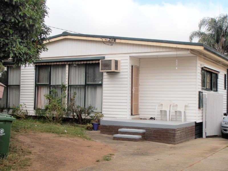 30 MOLLISON STREET, Dandenong North VIC 3175