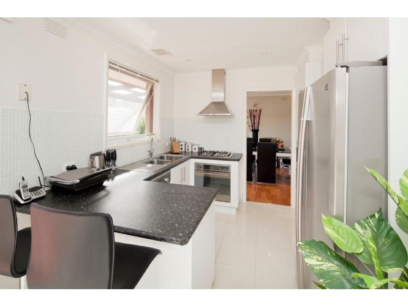 39 SURREY ROAD, Dandenong North VIC 3175