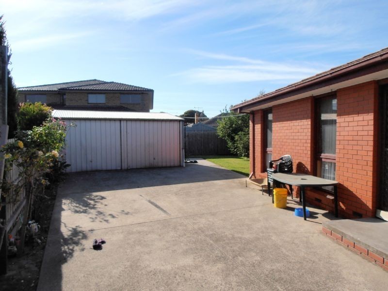 4 GRENDA CRT, Dandenong VIC 3175