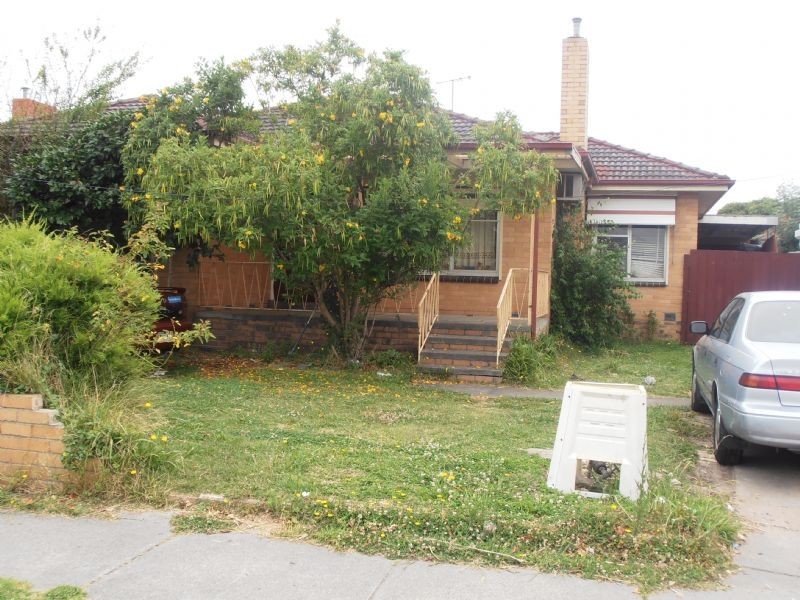 124 GLADSTONE RD, Dandenong North VIC 3175