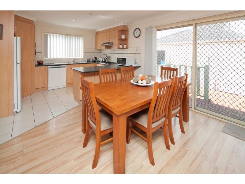 2/1202 HEATHERTON ROAD, Noble Park VIC 3174