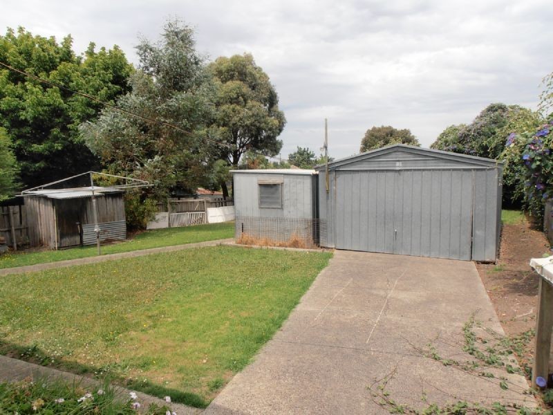 21 ALMOND DRIVE, Doveton VIC 3177