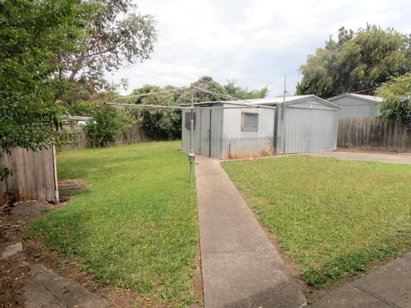 21 ALMOND DRIVE, Doveton VIC 3177