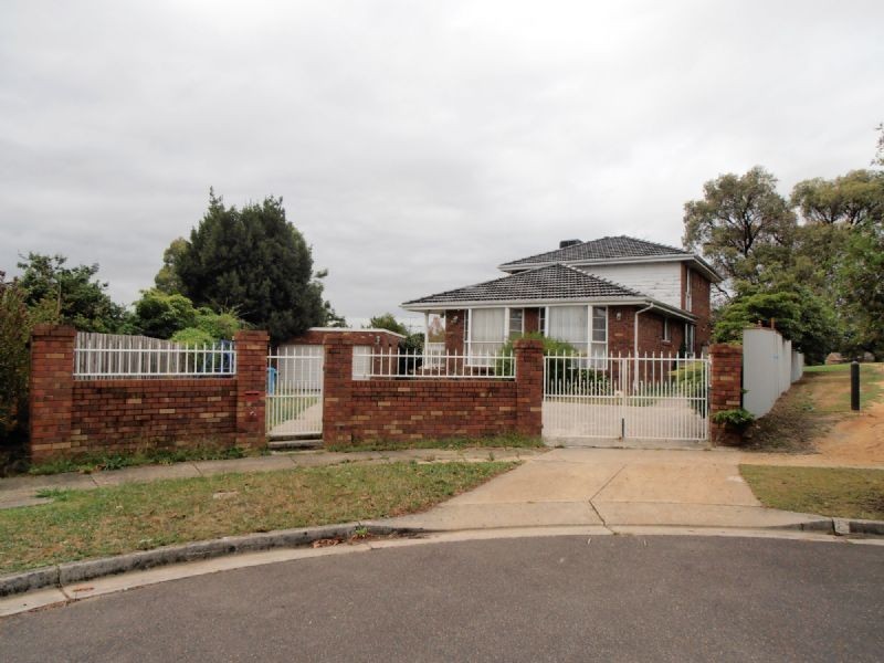 8 EDDINGTON PL, Endeavour Hills VIC 3802
