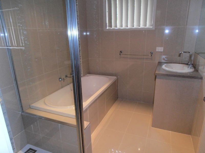 2/8 TRISTANIA ST, Doveton VIC 3177