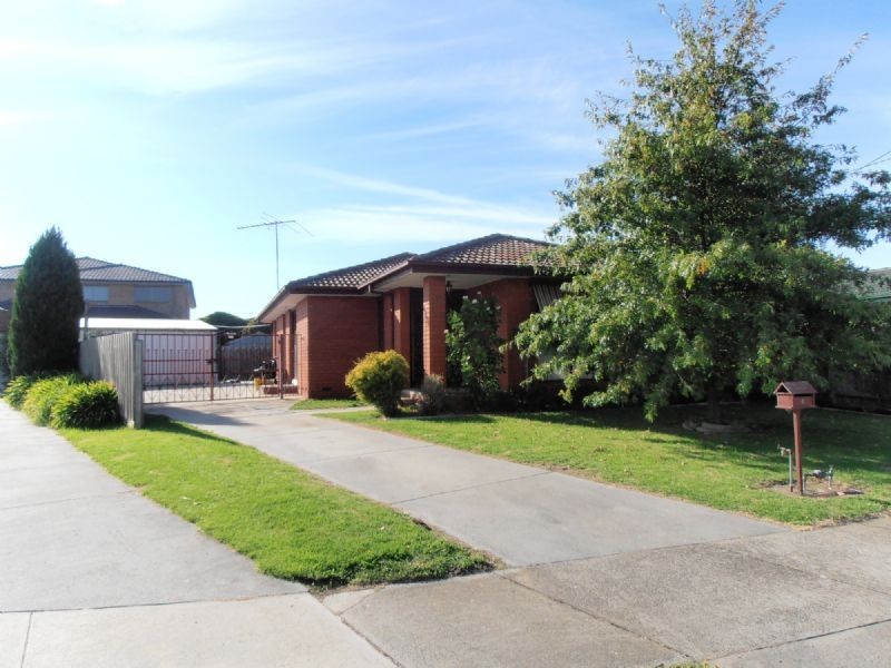 4 GRENDA CRT, Dandenong VIC 3175