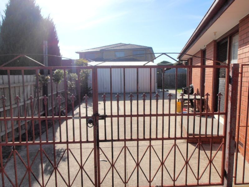 4 GRENDA CRT, Dandenong VIC 3175