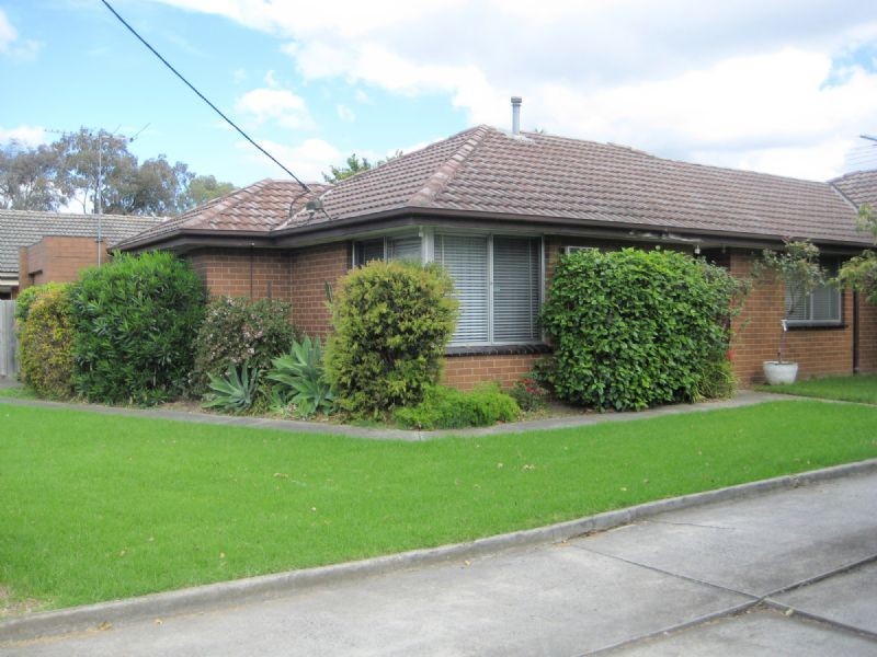 1/90 CLOW ST, Dandenong VIC 3175