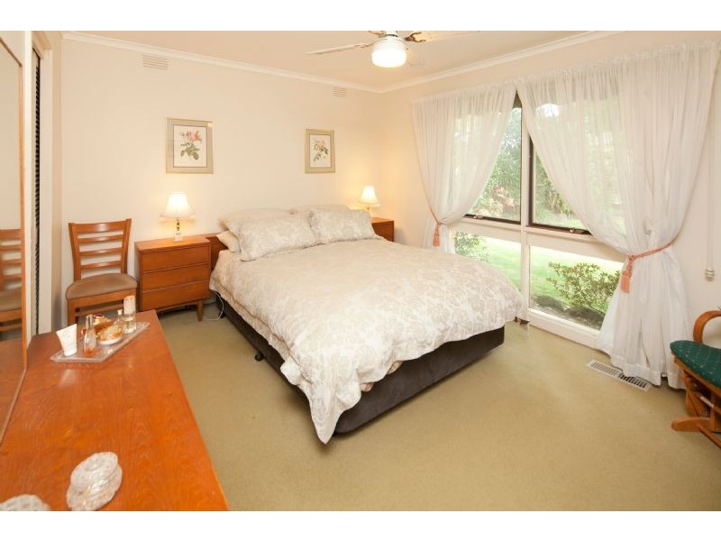 10 SOMERSET DVE, Dandenong North VIC 3175